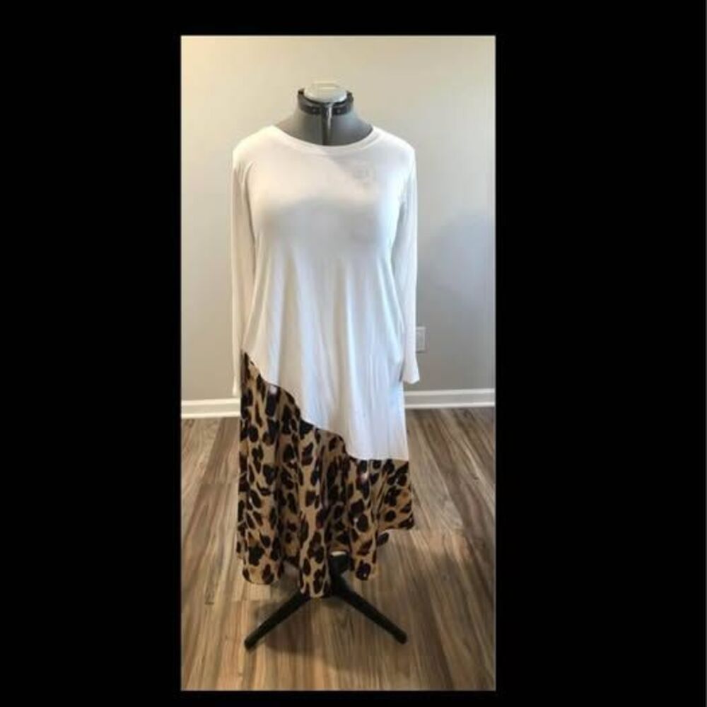 NWOT Medium Aupyeo White At Top Leopard Print At Bottom Dress C5033